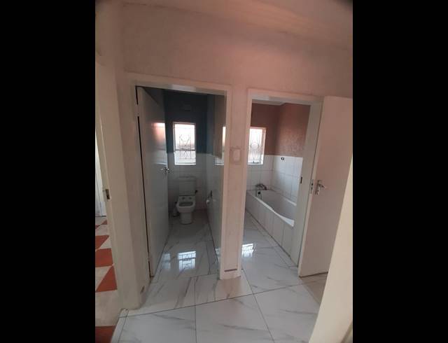 3 BEDROOM HOUSE FOR SALE IN PROTEA NORTH